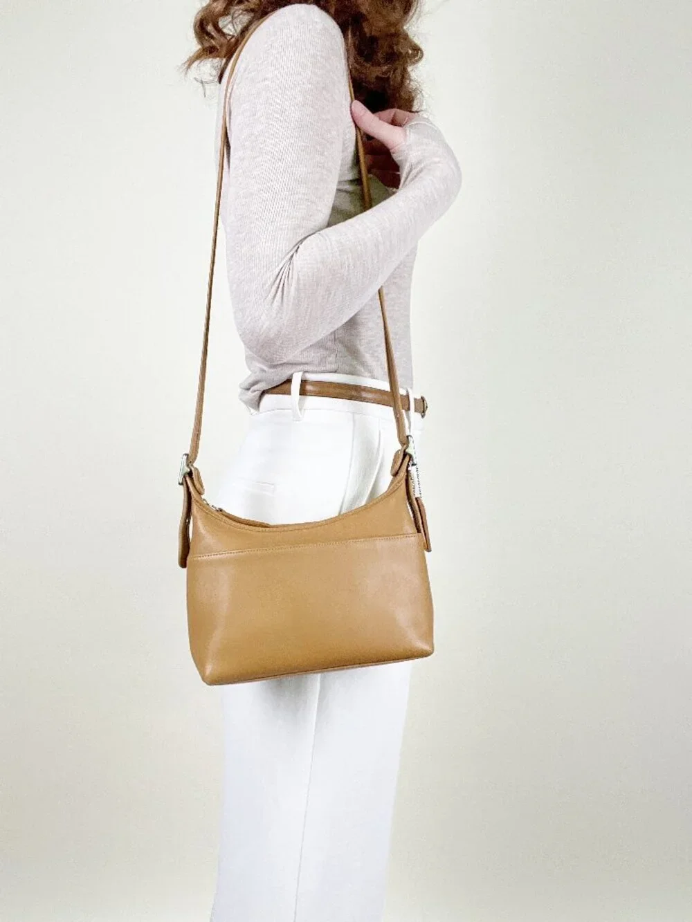 Vintage Coach Legacy Leather Ergo Hobo Zip Purse Crossbody Bag Camel Tan Y2K 00s - Picture 4 of 14